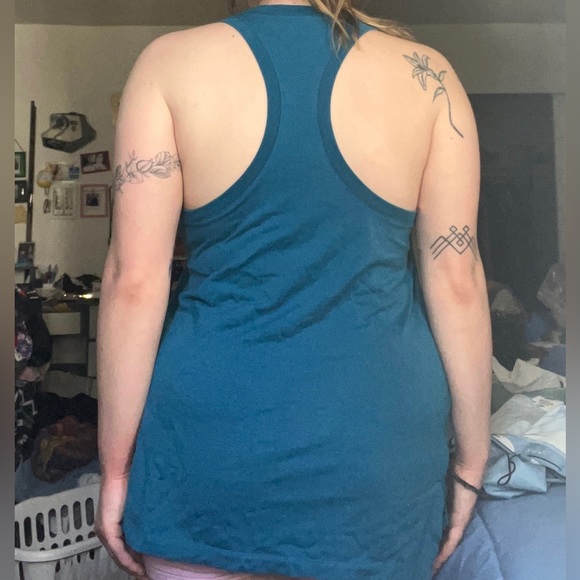 Nike Tank - Picture 3 of 5